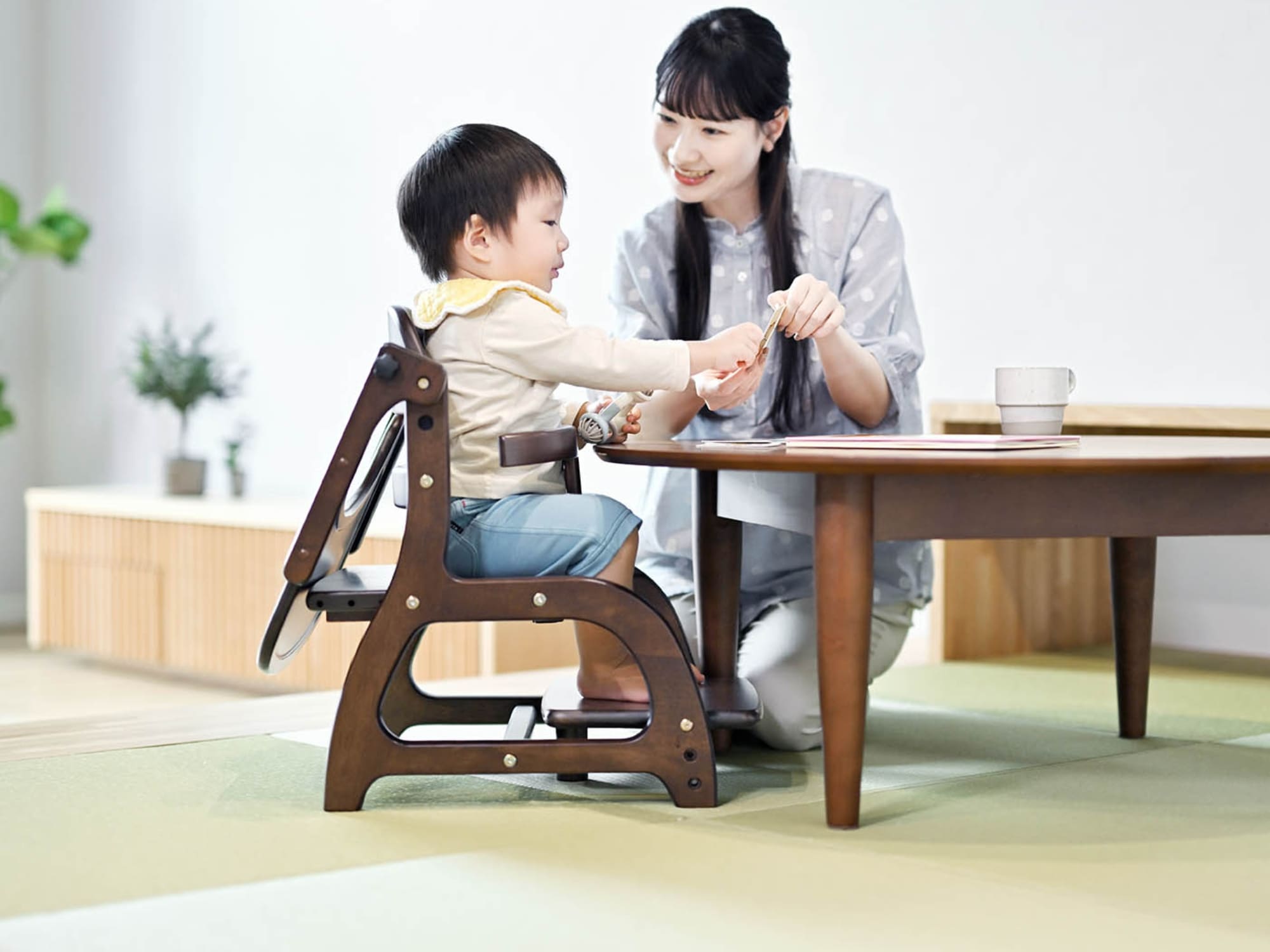 大和屋 すくすくローチェア・テーブルセット(ナチュラル) sukusuku-lowchair | yamatoya co.,ltd. ベビーチェア・ベビー