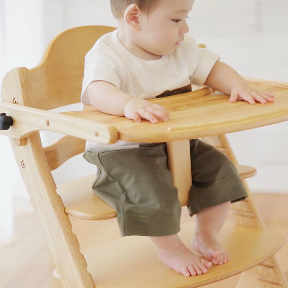 ベビーチェアからはじまる、やさしい「木育」のおはなし